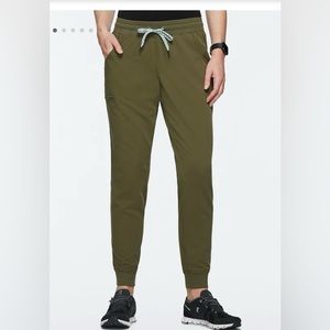 Jaanuu Scrub Set $40 in Green